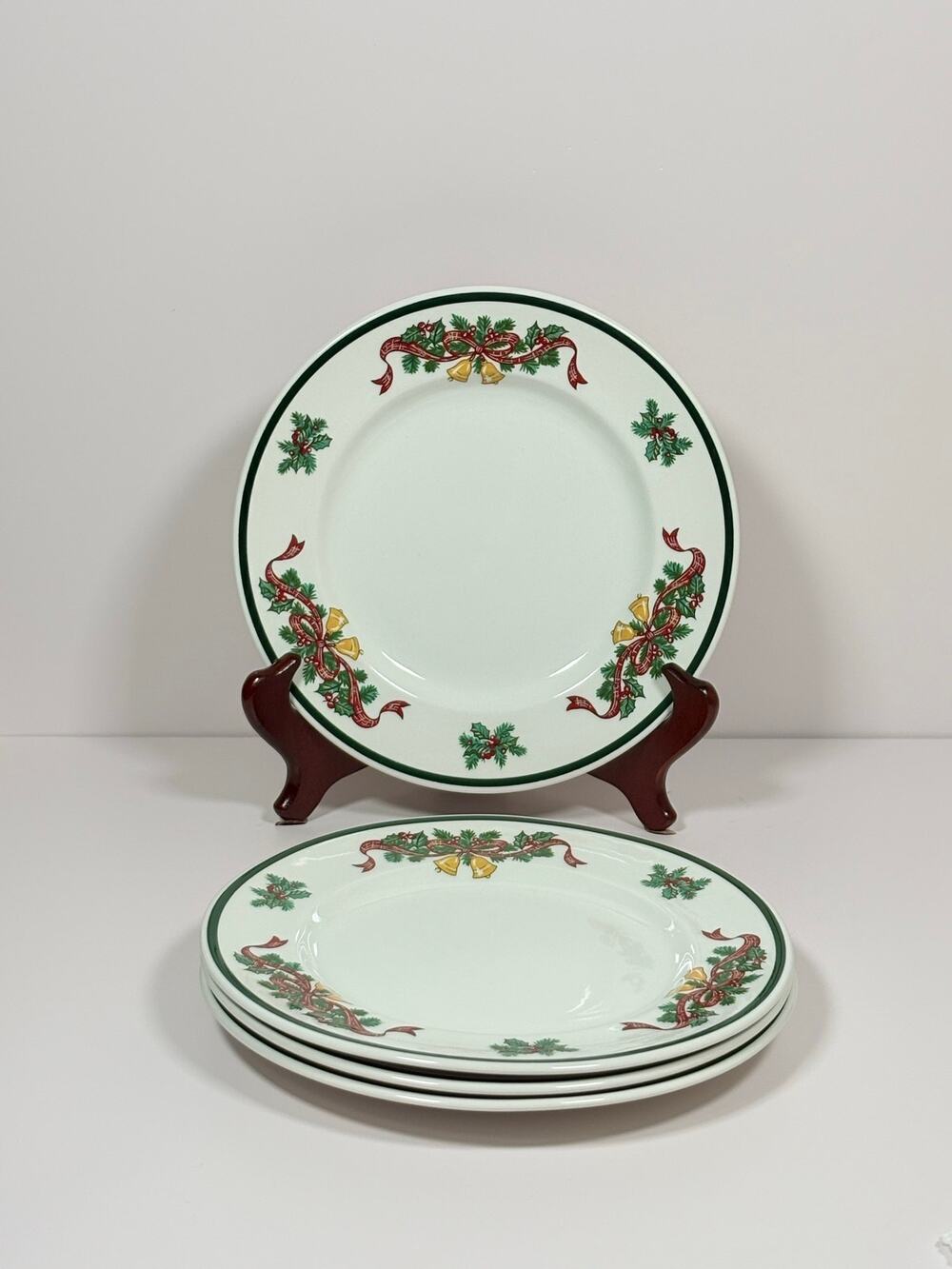 Vintage Johnson Brothers “Victorian Christmas” 7.5” Plates ~ Set of 4